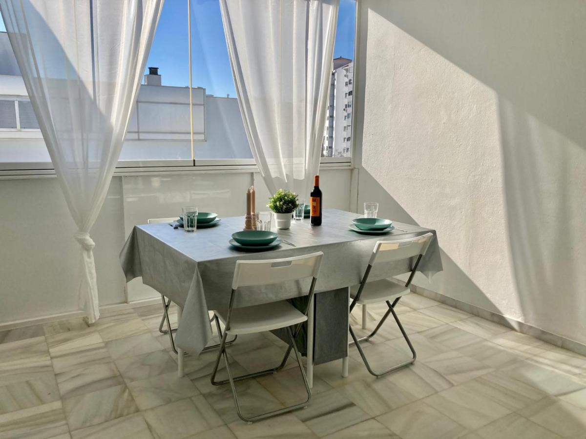 Atico Valdelagrana Playa - Aire Acondicionado Y Piscina Apartman El Puerto de Santa María Kültér fotó