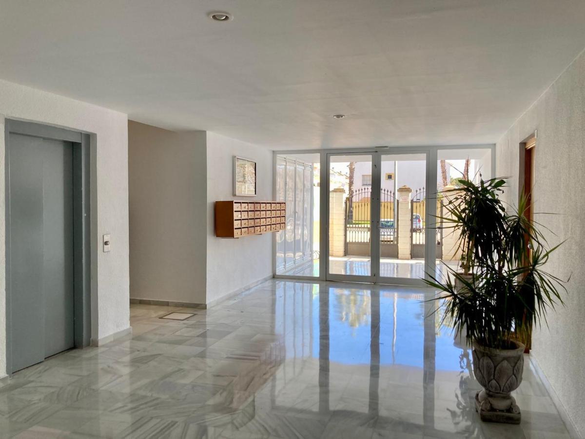 Atico Valdelagrana Playa - Aire Acondicionado Y Piscina Apartman El Puerto de Santa María Kültér fotó