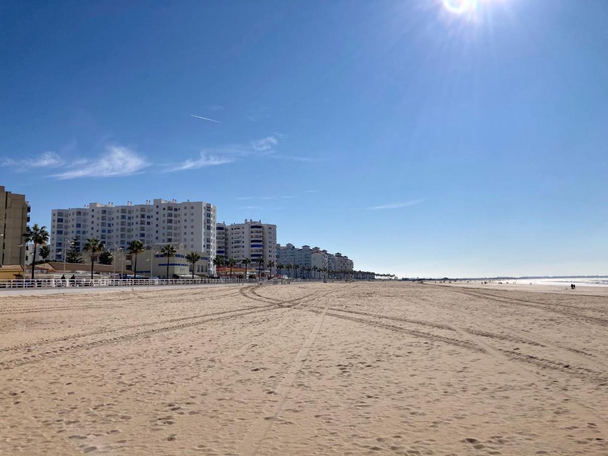 Atico Valdelagrana Playa - Aire Acondicionado Y Piscina Apartman El Puerto de Santa María Kültér fotó