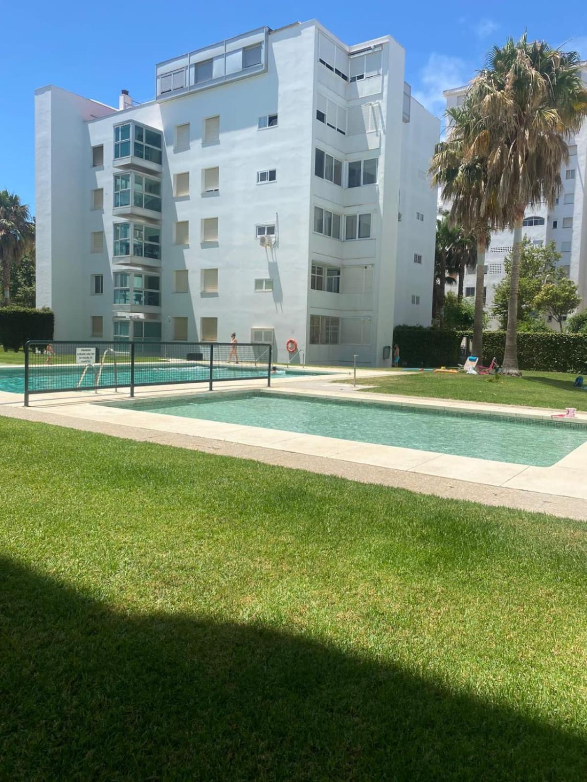 Atico Valdelagrana Playa - Aire Acondicionado Y Piscina Apartman El Puerto de Santa María Kültér fotó